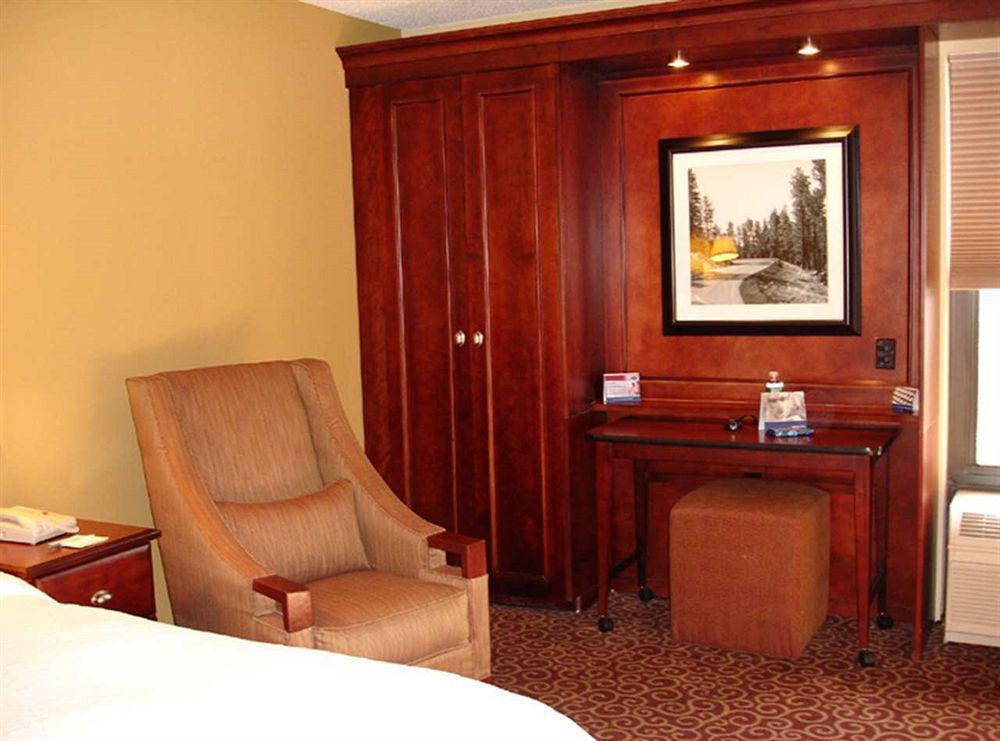 Hampton Inn Boston / Марлборо Номер фото