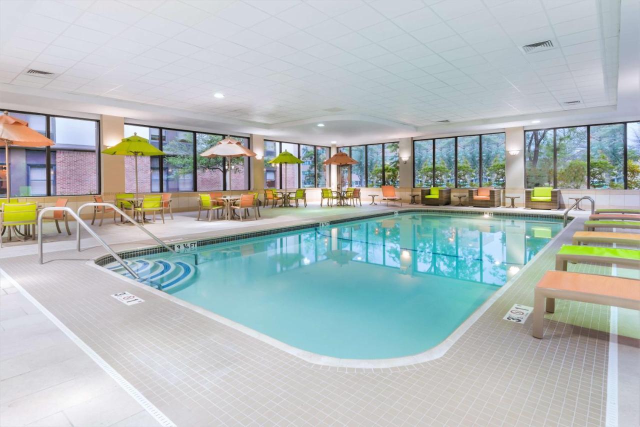 Hampton Inn Boston / Марлборо Экстерьер фото