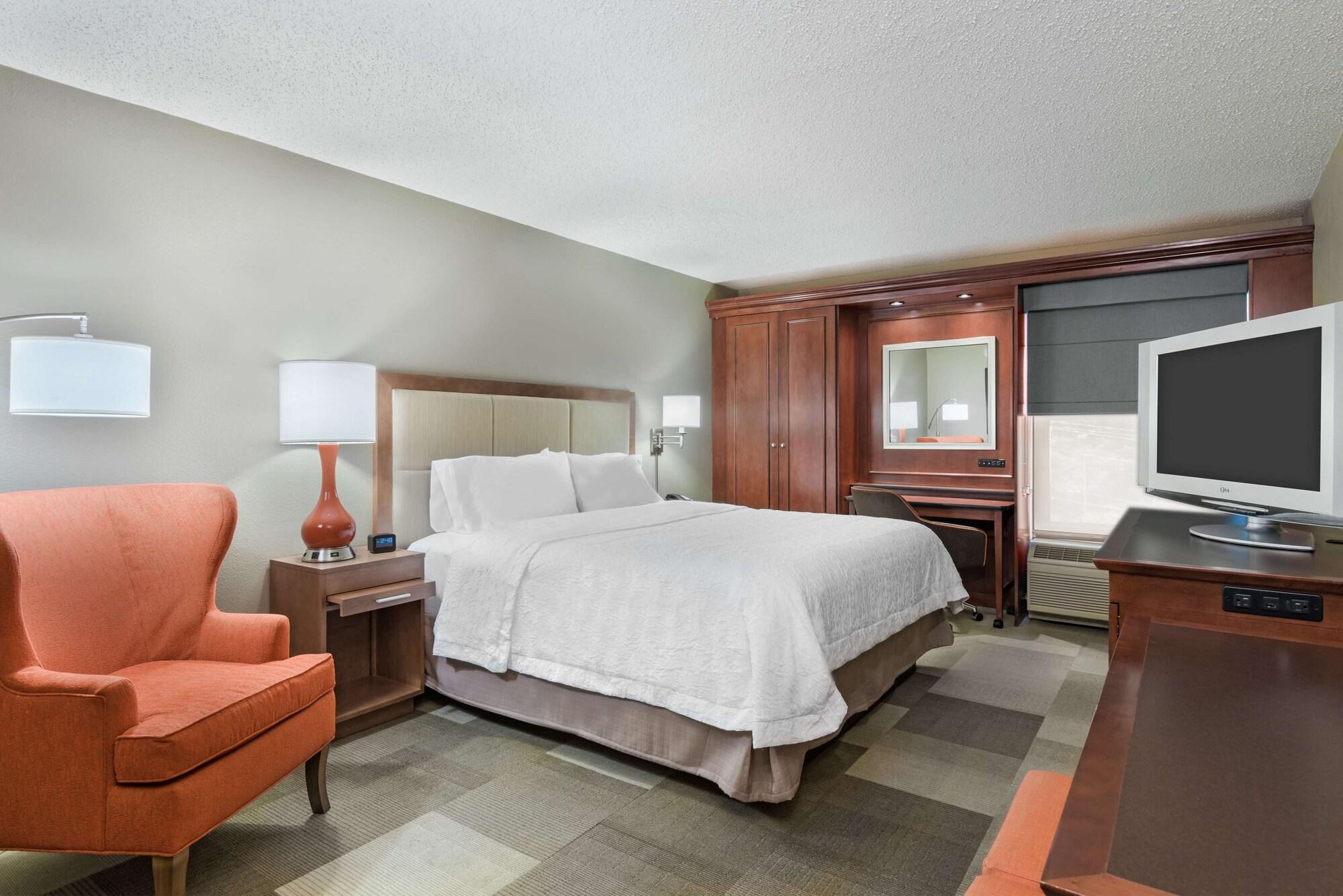 Hampton Inn Boston / Марлборо Экстерьер фото