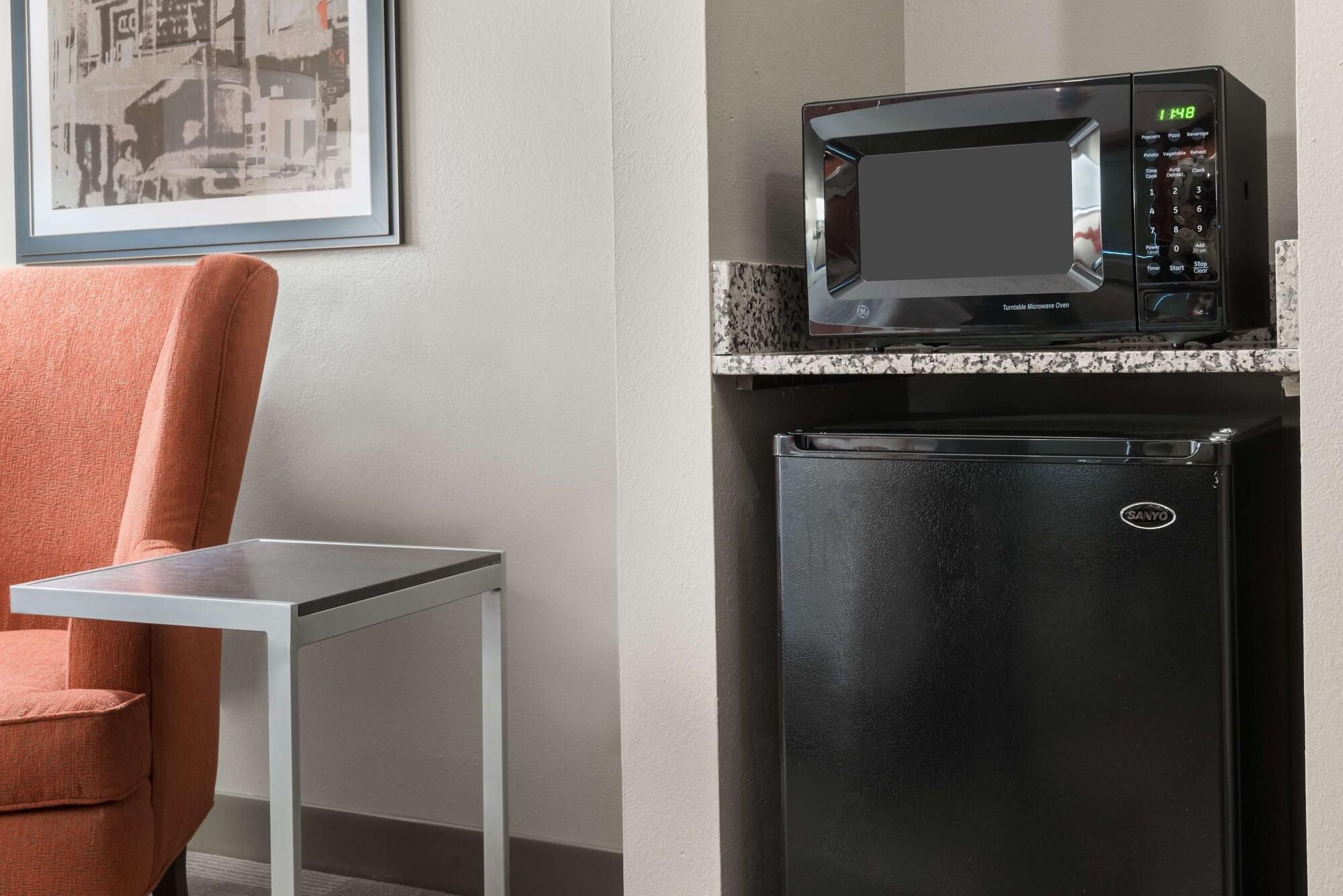 Hampton Inn Boston / Марлборо Экстерьер фото