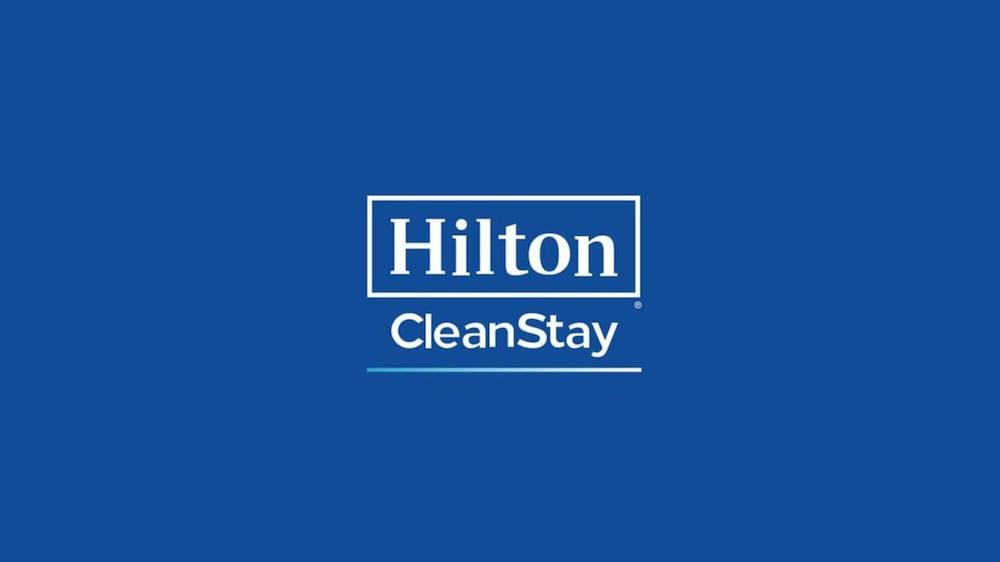 Hampton Inn Boston / Марлборо Экстерьер фото