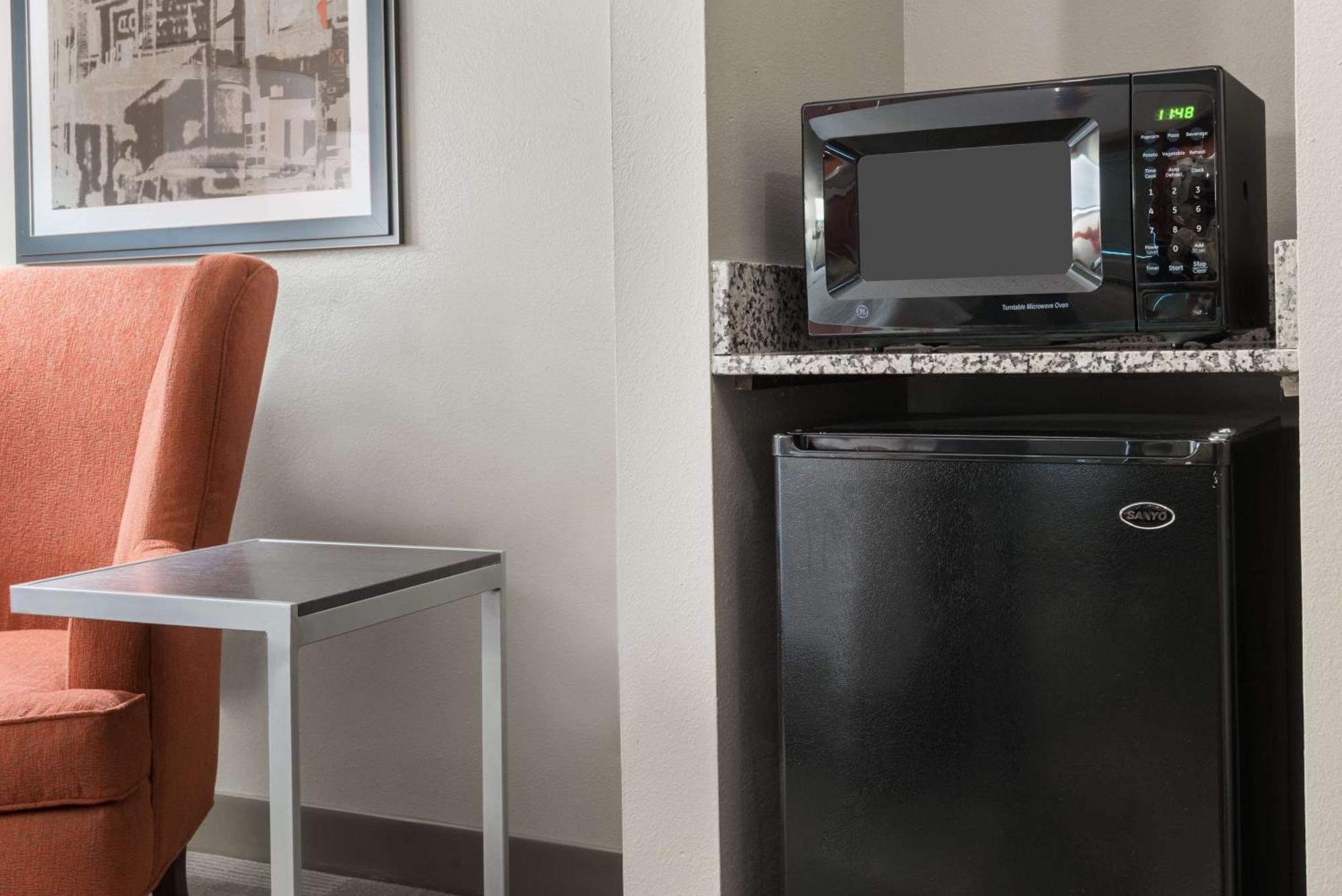 Hampton Inn Boston / Марлборо Экстерьер фото