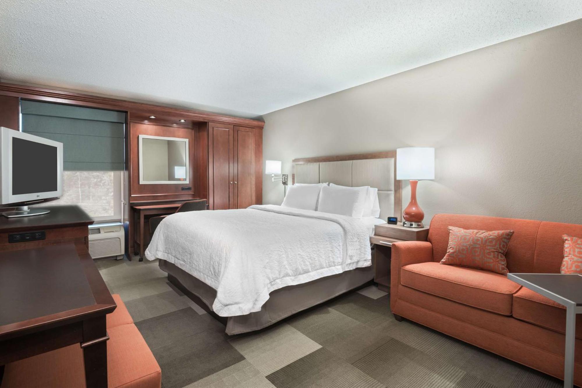 Hampton Inn Boston / Марлборо Экстерьер фото