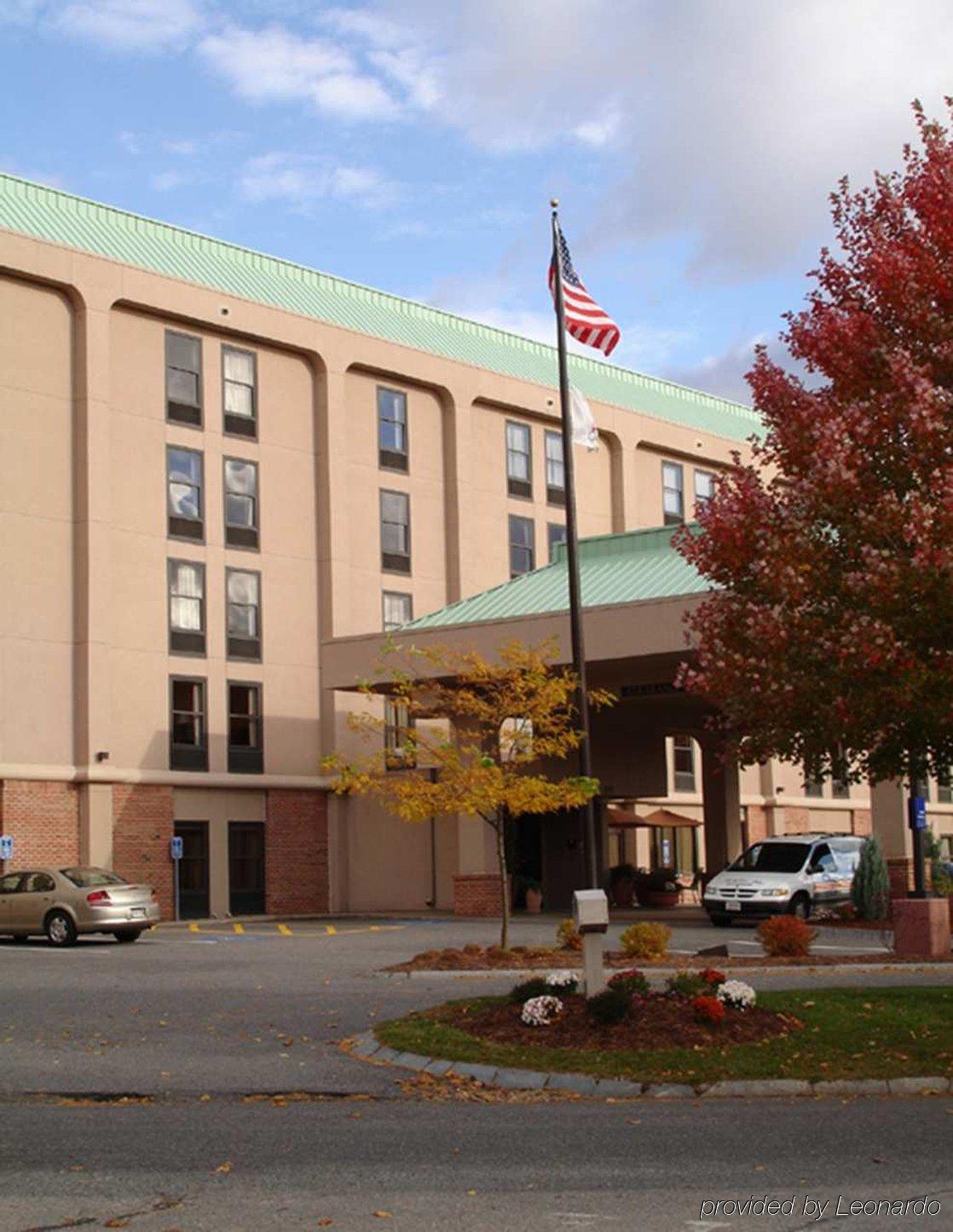 Hampton Inn Boston / Марлборо Экстерьер фото