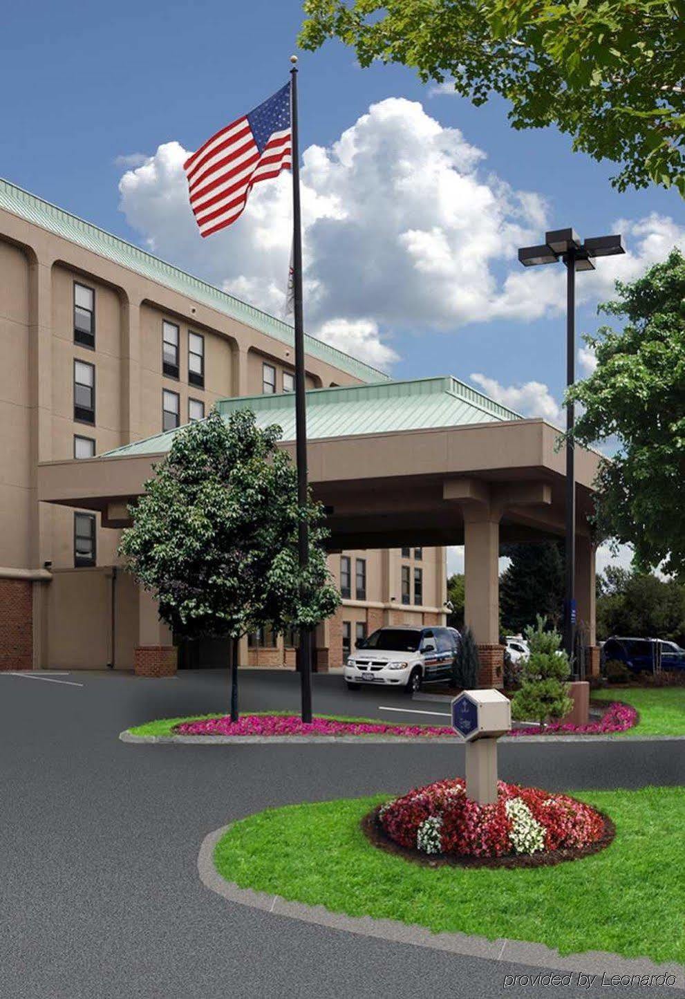 Hampton Inn Boston / Марлборо Экстерьер фото