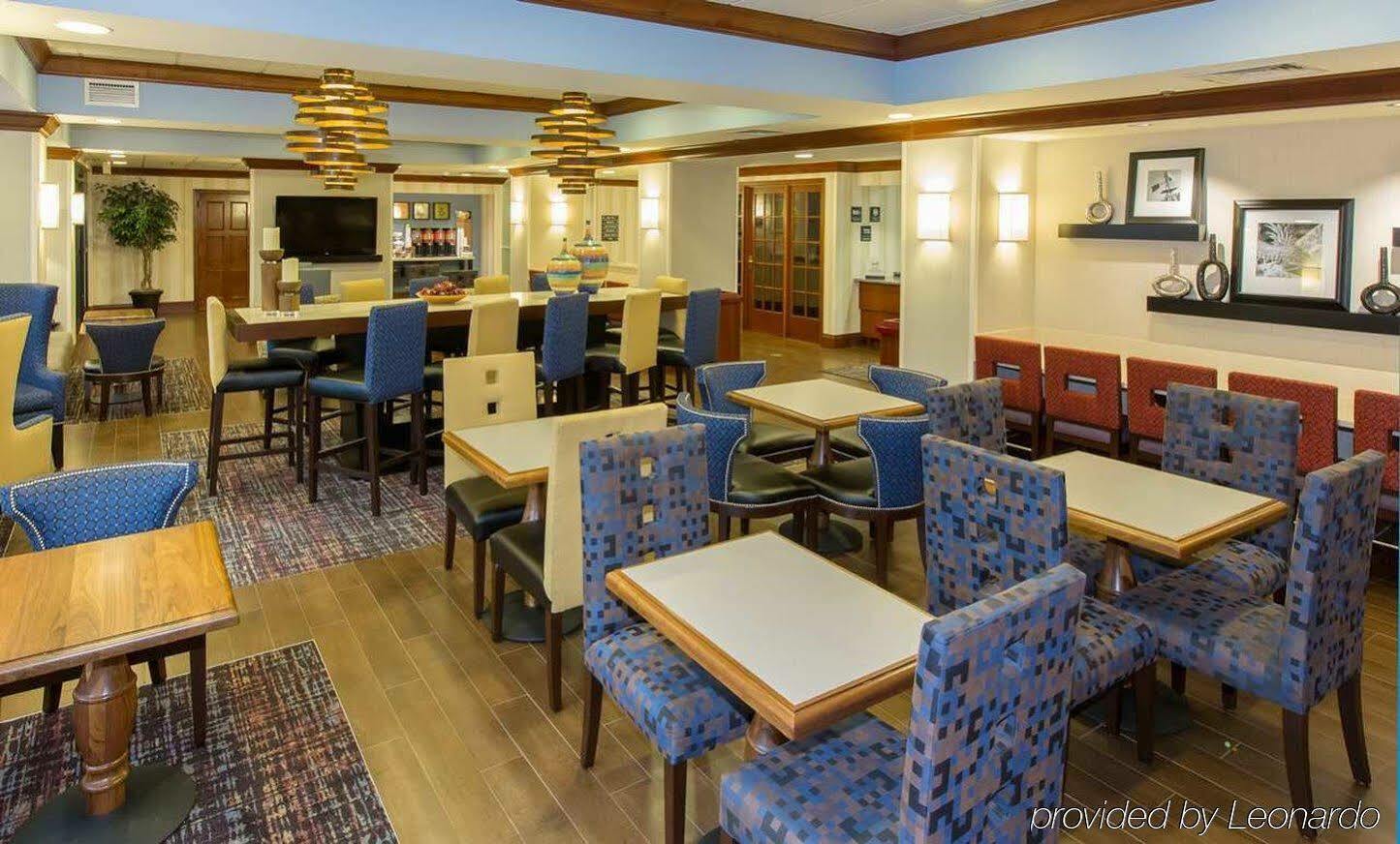 Hampton Inn Boston / Марлборо Экстерьер фото