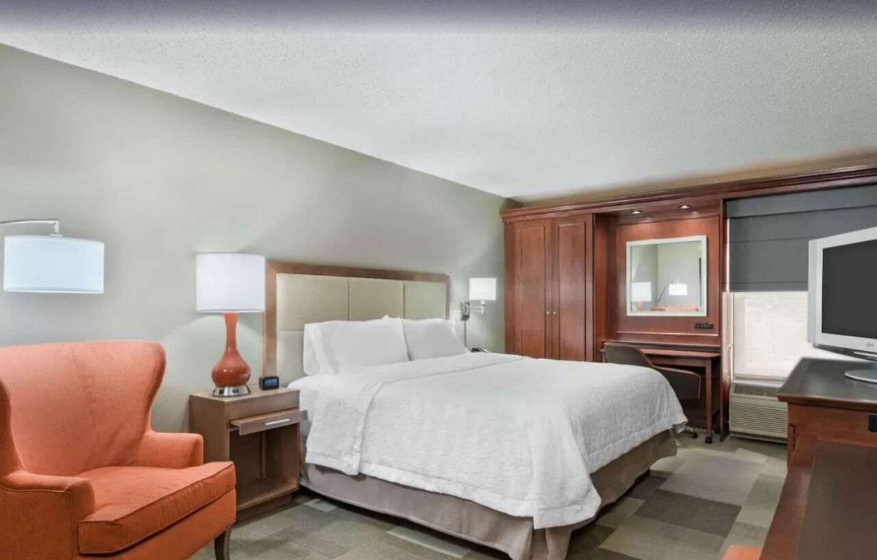 Hampton Inn Boston / Марлборо Экстерьер фото